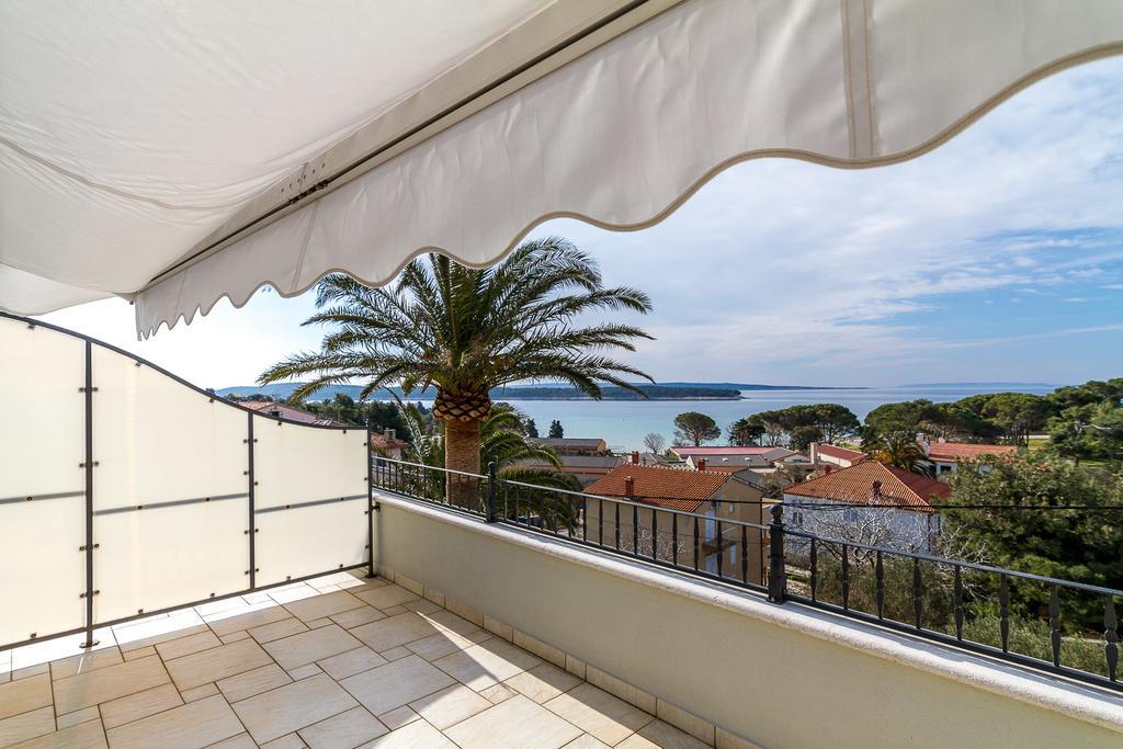 Apartments Marco Polo Banjol Стая снимка