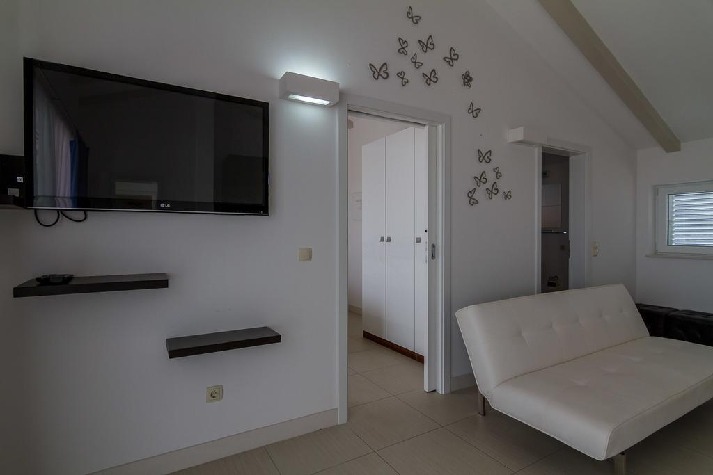 Apartments Marco Polo Banjol Стая снимка