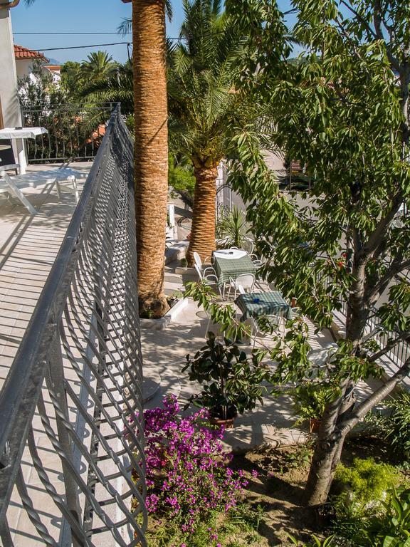Apartments Marco Polo Banjol Стая снимка